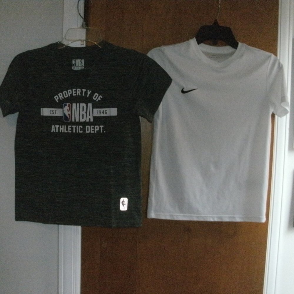 TWO sport athletic Tee T Shirts Short Sleeve Gray NBA & White Nike Dri Fit sz M
